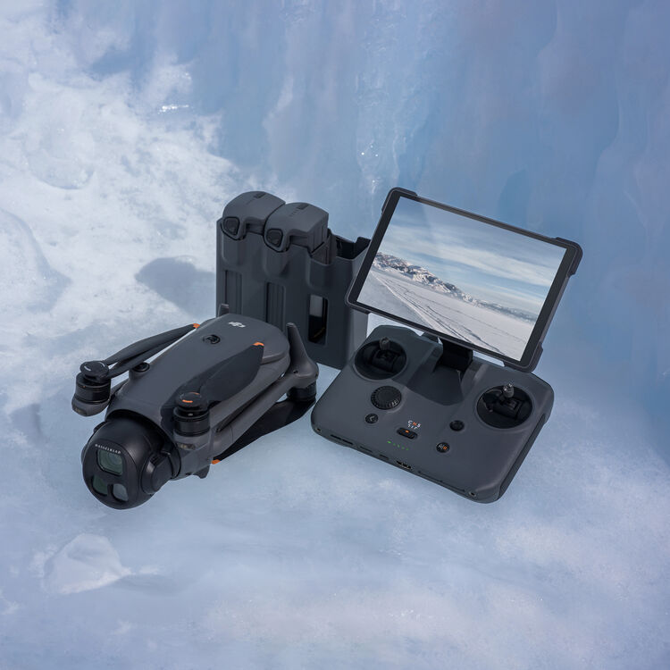 DJI Mavic 4 Pro Drone with 512GB Creator Combo 3-Axis 360° Infinity Gimbal Hasselblad Wide Lens