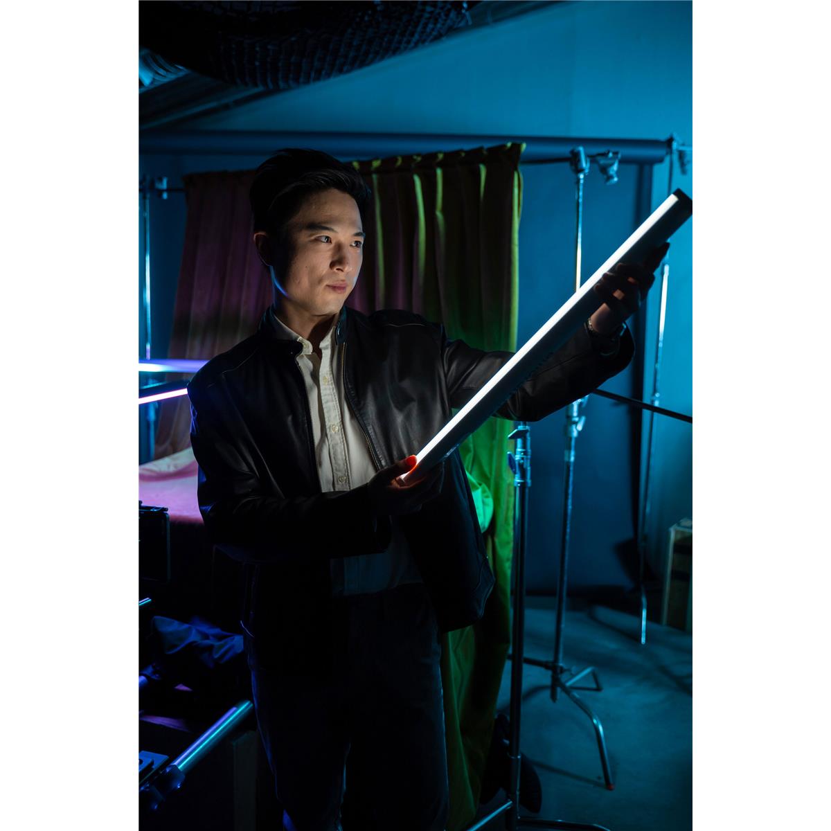 Aputure Amaran PT2c PT4c RGB LED Pixel Tube Light (2') (4') 2-Light Production Kit Studio Lighting