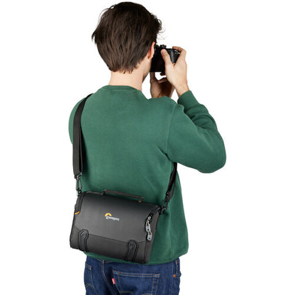 Lowepro Adventura SH 140 III Shoulder Camera Bag (Black) for Crop-Sensor Mirrorless & Lens