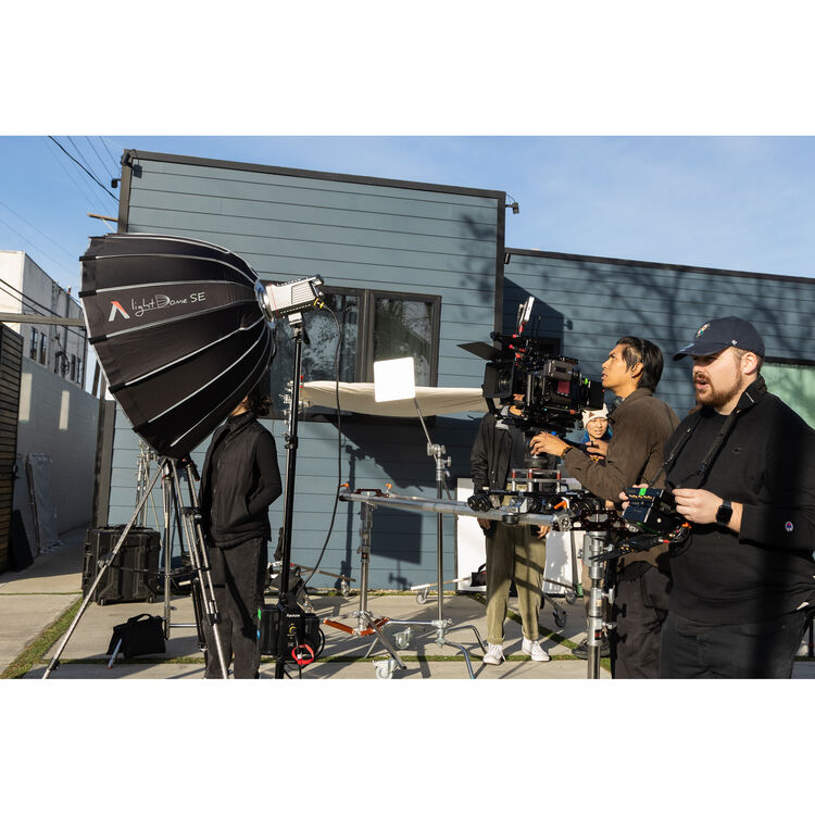 Aputure Amaran COB 100d S Daylight LED Monolight 5600K CCT for Video Production and Vlogging