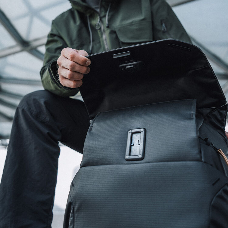 PGYTECH OneGo 2 DSLR Mirroless Camera Backpack 20L / 25L