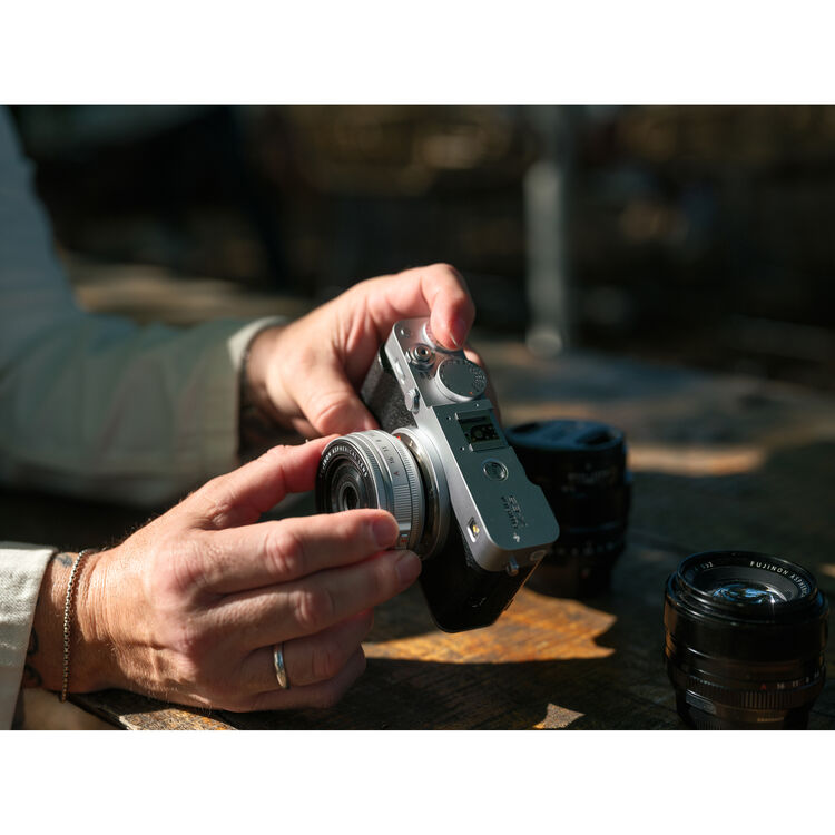 FUJIFILM X-E5 Mirrorless Camera 40.2MP APS-C X-Trans CMOS 5 HR Sensor 6.2K 30p 5-Stop IBIS